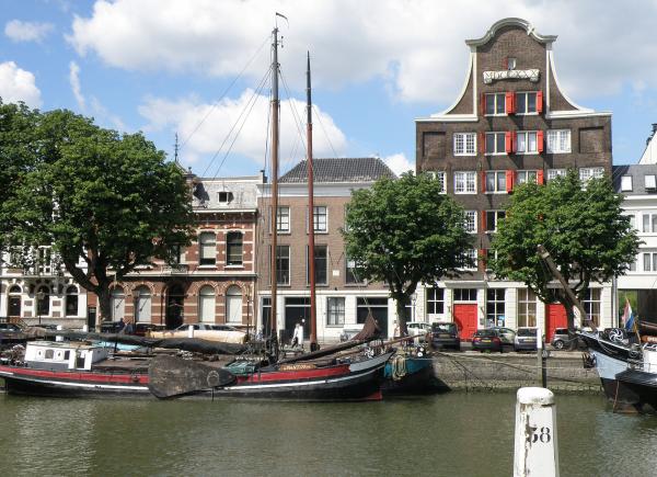 023 Ambachtelijke klompenmakerij & Dordrecht